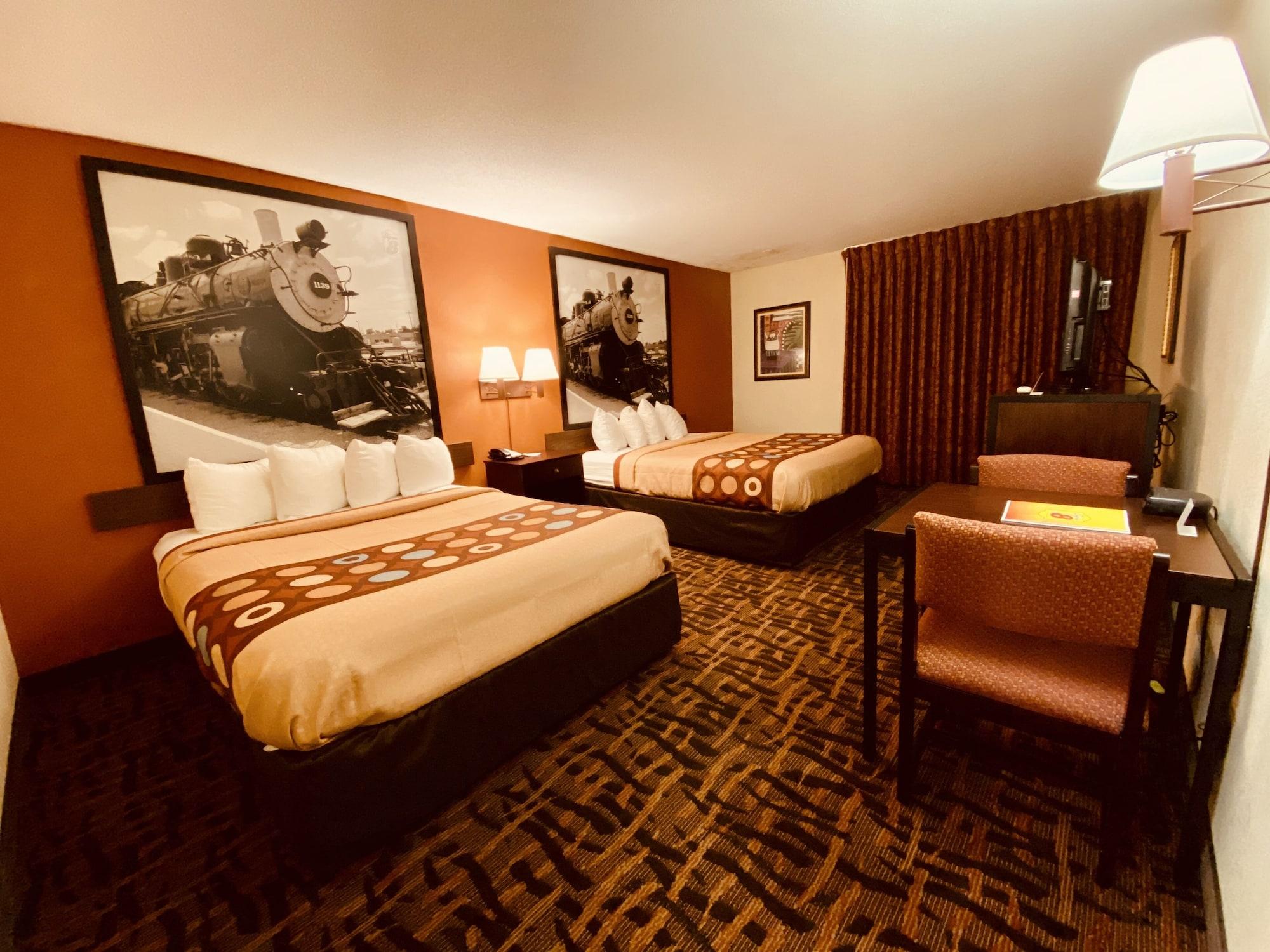 Super 8 By Wyndham Ku Hotel Lawrence