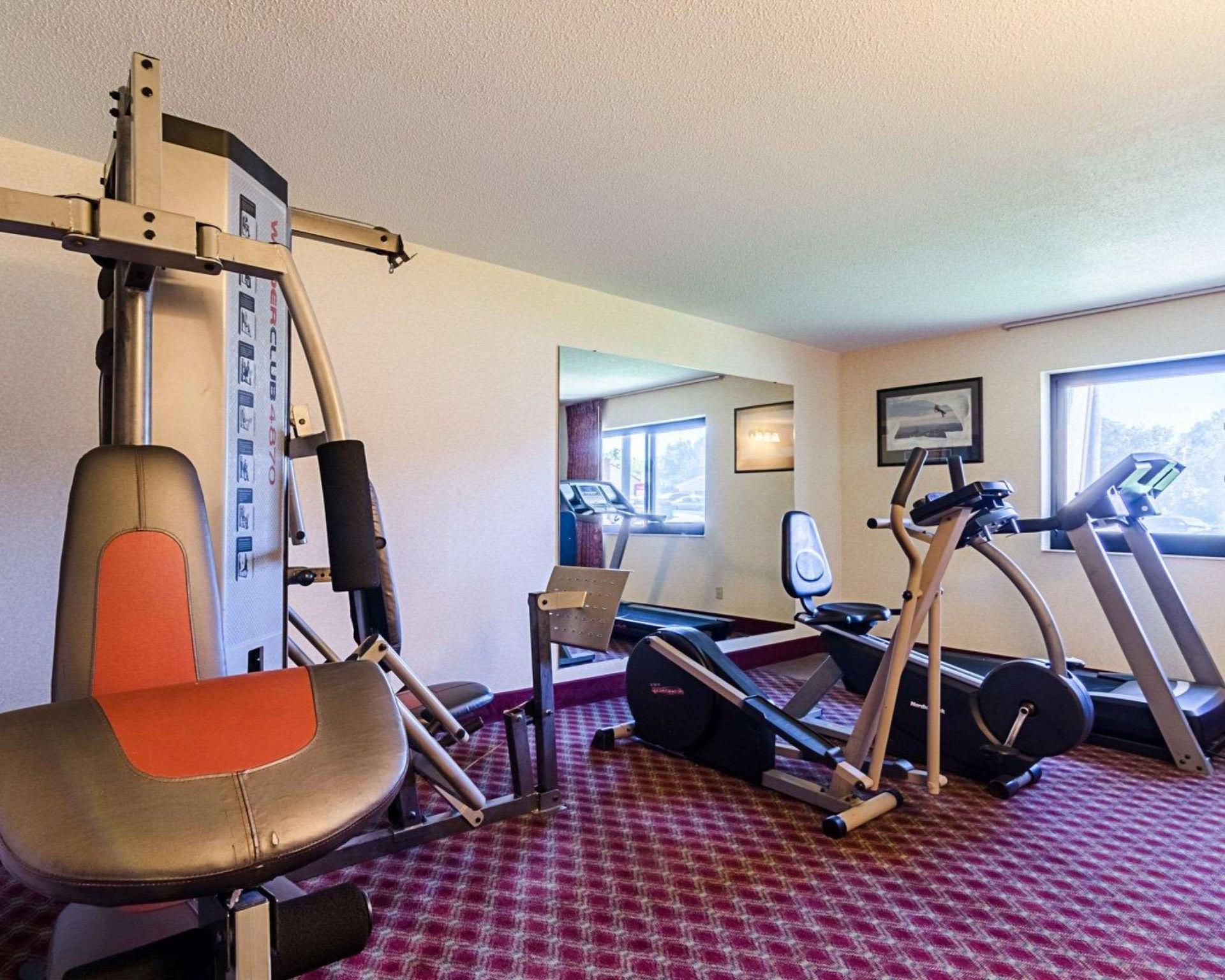 Super 8 By Wyndham Ku Hotel Lawrence