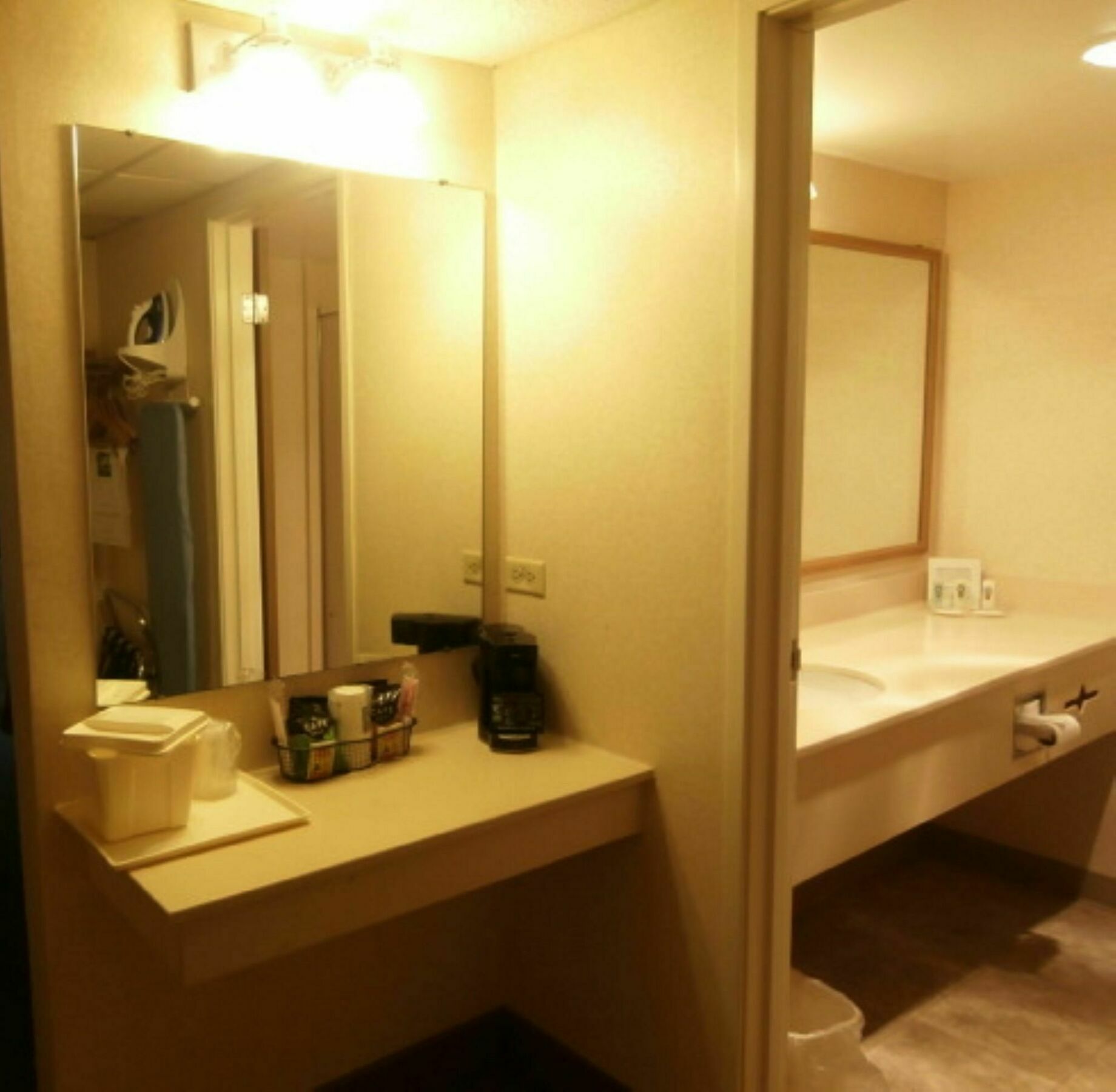 Super 8 By Wyndham Ku Hotel